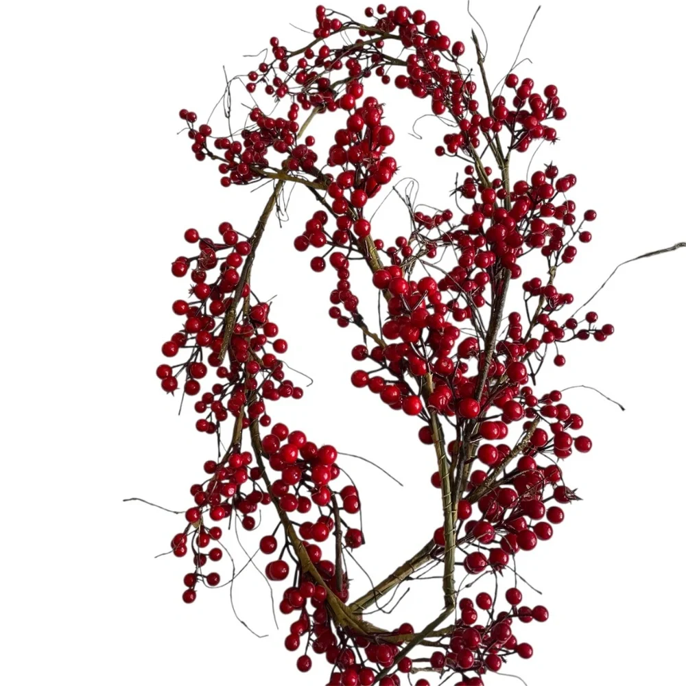 CRATE&BARREL FAUX RED BERRY CHRISTMAS GARLAND 6'